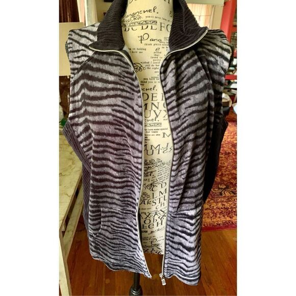 Jones NY Ladies Zip Up Vest - Picture 1 of 9